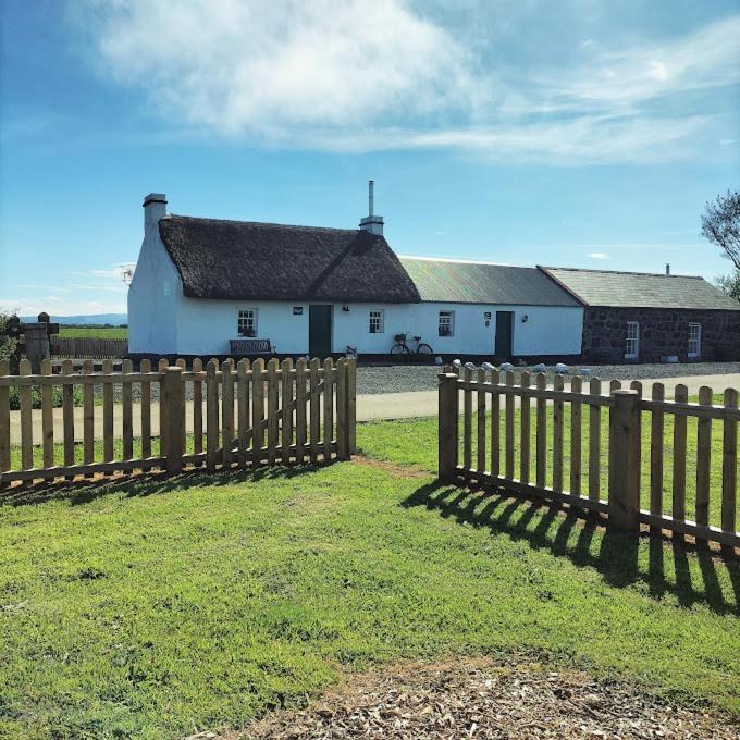 Cissy'S Cottage - Traditional Thatched Cottage, Near To Beach Aghanloo Eksteriør bilde